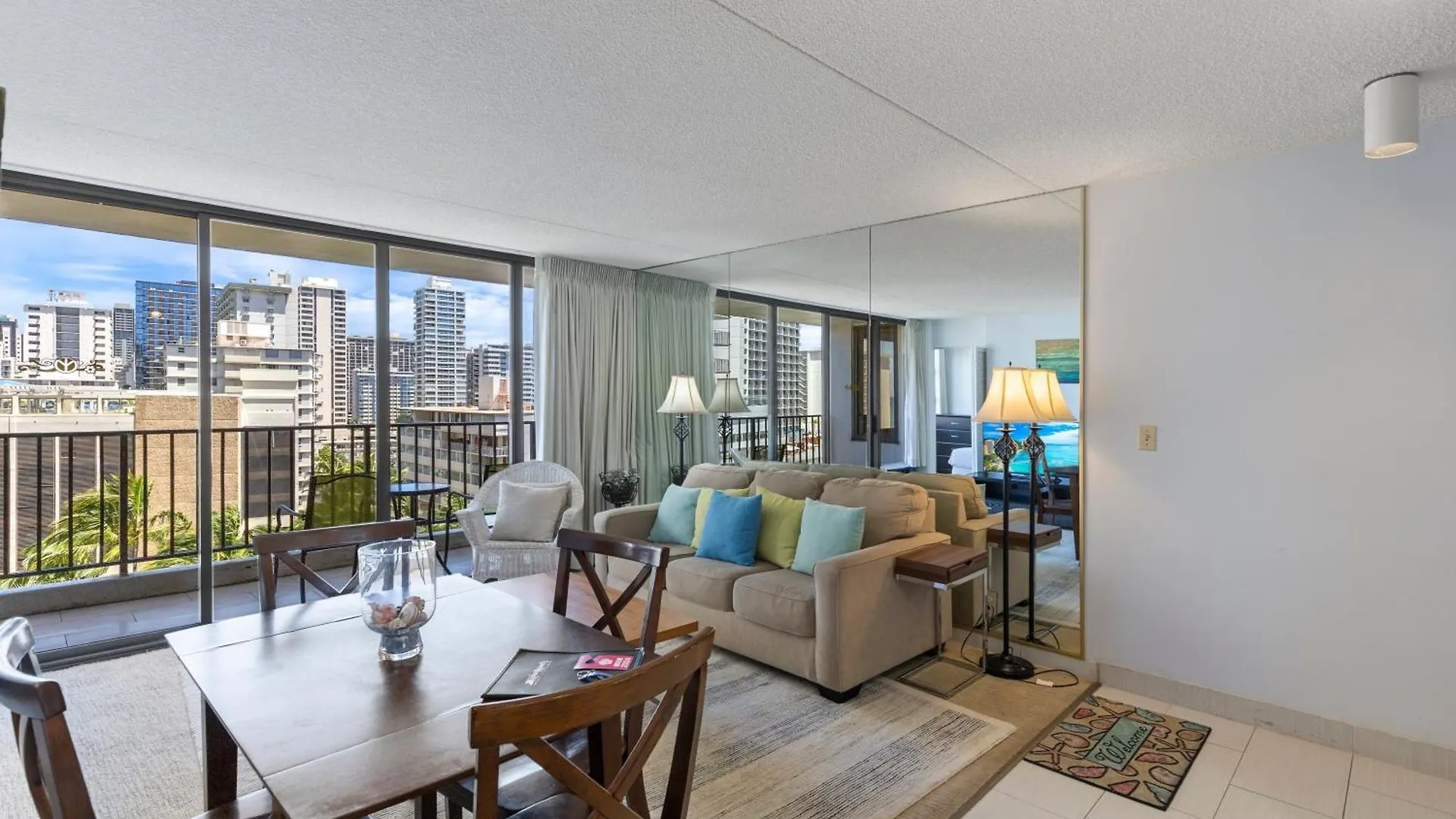 Lägenhet Enjoy The Waikiki Banyan With Ocean Fun, Top Amenities, And Prime Location! Honolulu