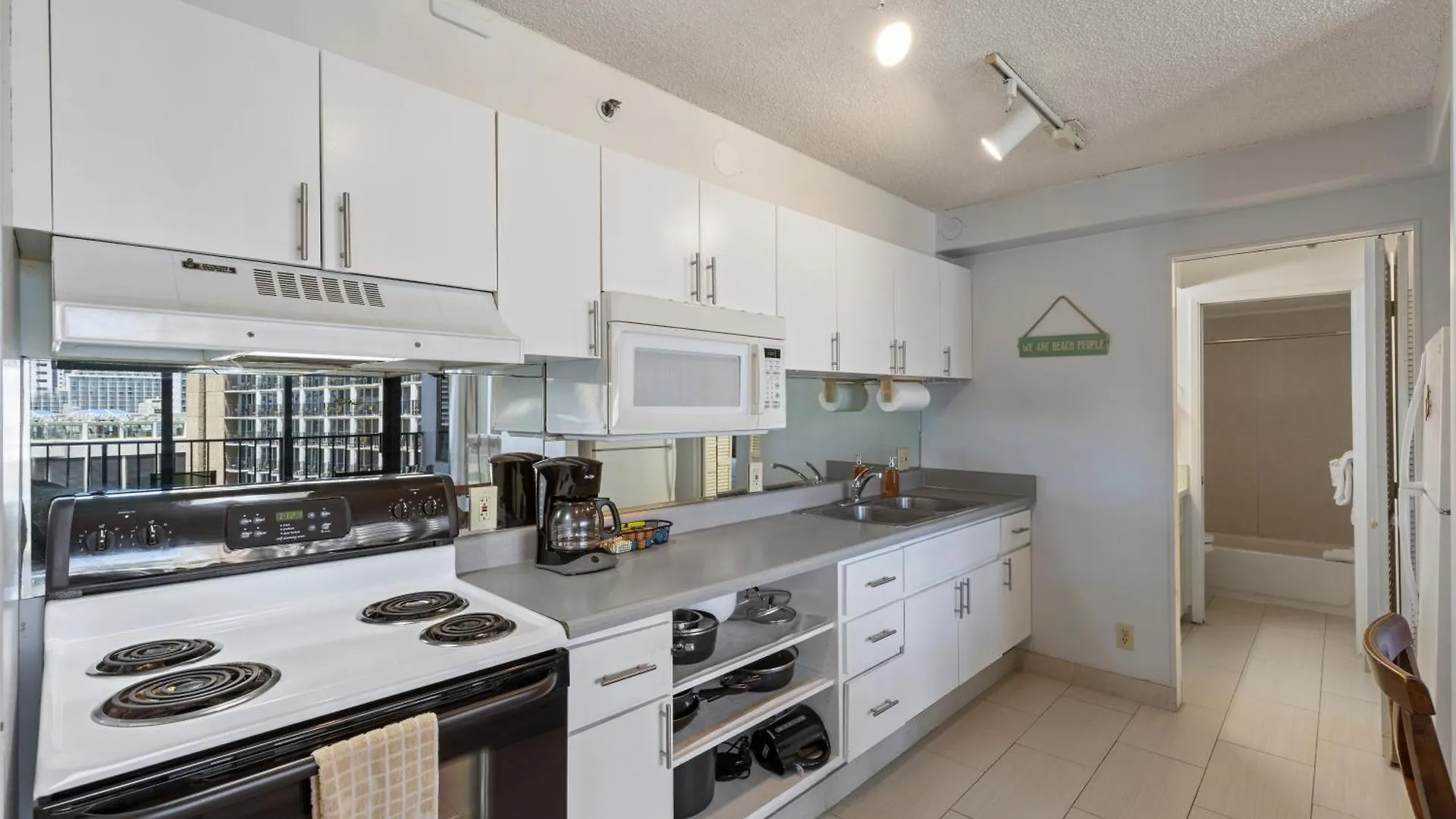 Enjoy The Waikiki Banyan With Ocean Fun, Top Amenities, And Prime Location! Honolulu Appartement