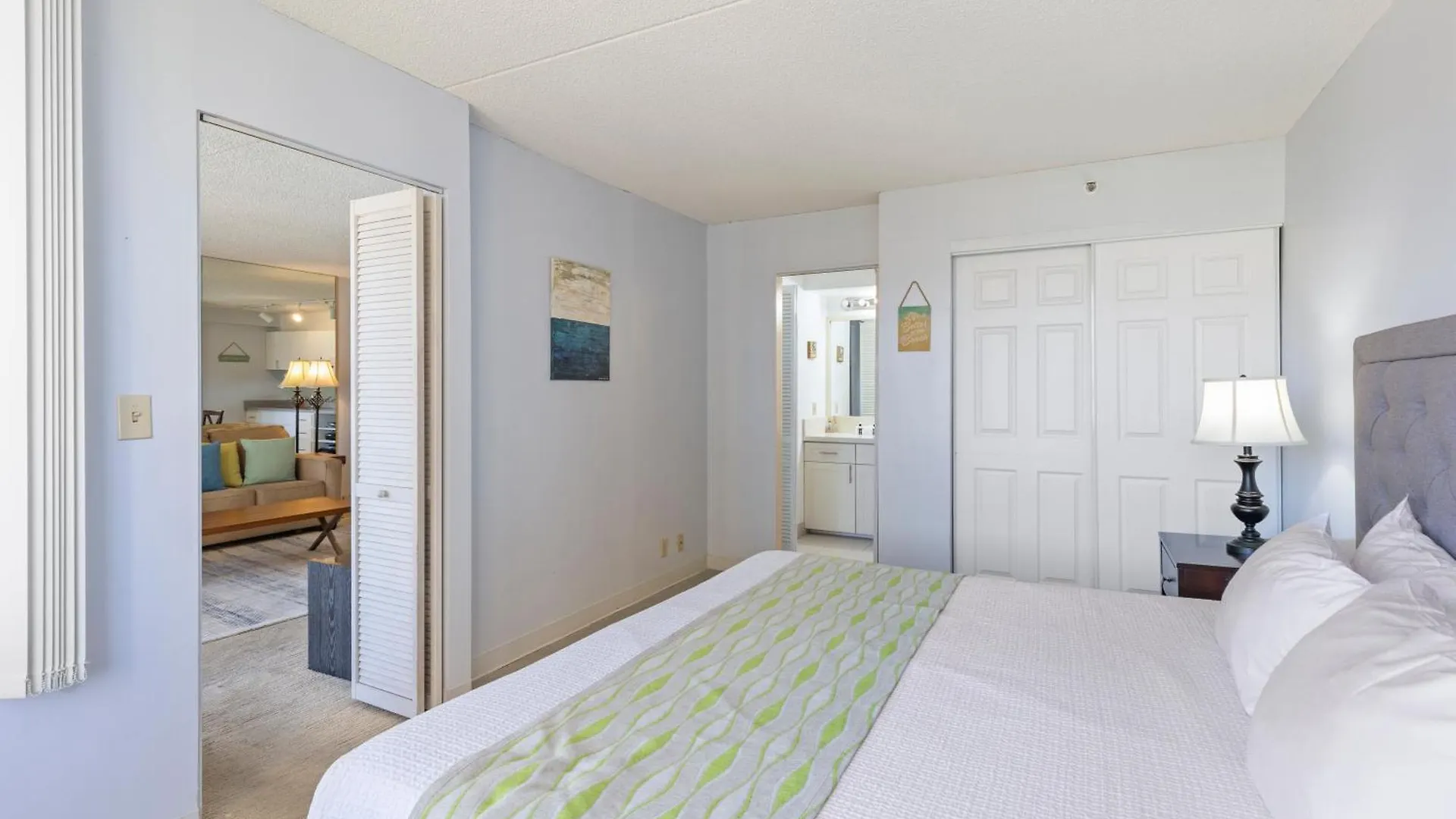 Enjoy The Waikiki Banyan With Ocean Fun, Top Amenities, And Prime Location! Honolulu 0*,