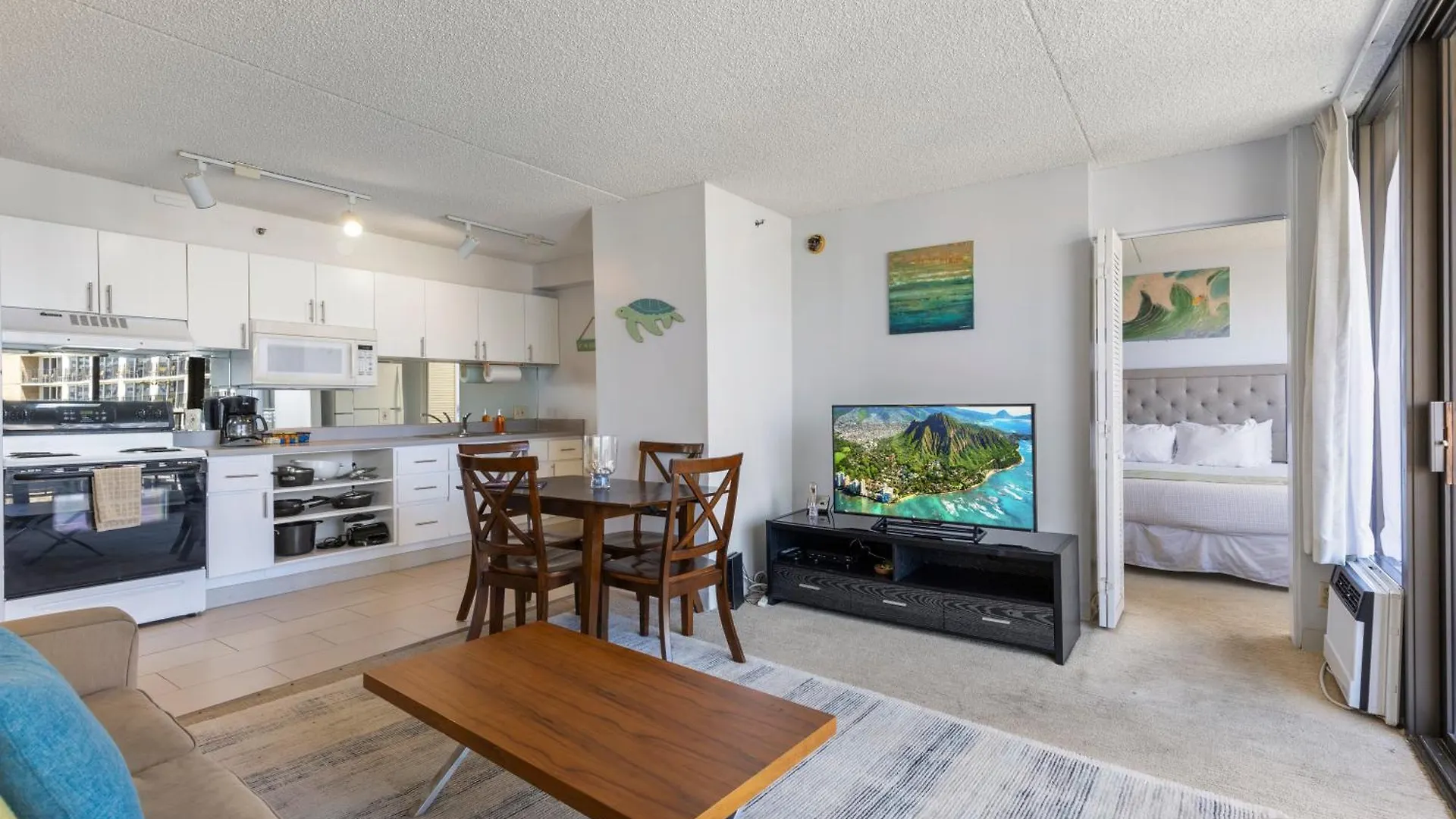 Enjoy The Waikiki Banyan With Ocean Fun, Top Amenities, And Prime Location! Honolulu Appartement